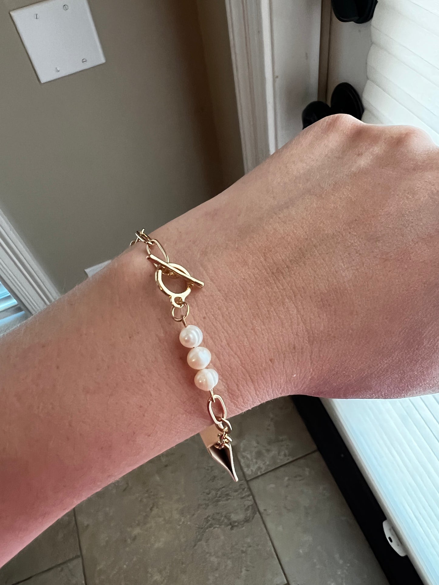 ブレスレット LAZY DAWN toggle pearl bracelet Pearl Toggle Bracelet – rusticrosela